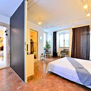 Romantic Gena Gasthof Trogir